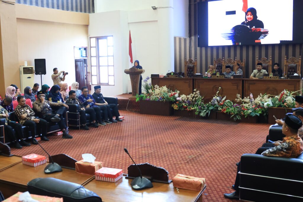 Bupati Tanah Bumbu Sampaikan Jawaban atas Pandangan Fraksi DPRD, Pencabutan Perda Nomor 6 Tahun 2020