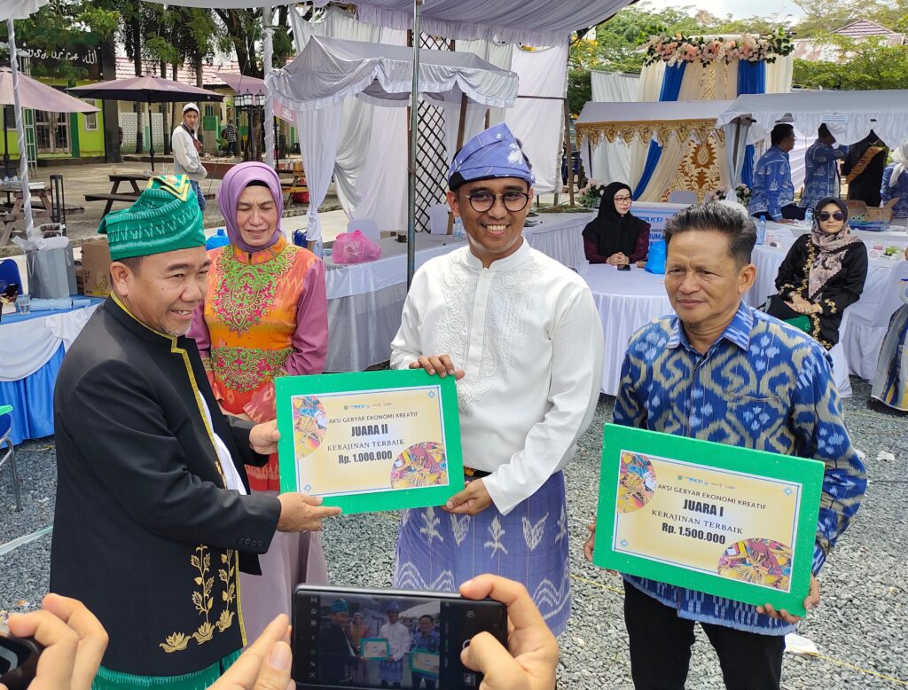 Hj Ananda Kunjungi Stand Ekonomi Kreatif Kusan Tengah di Mappanre Ri Tasi’e 2026