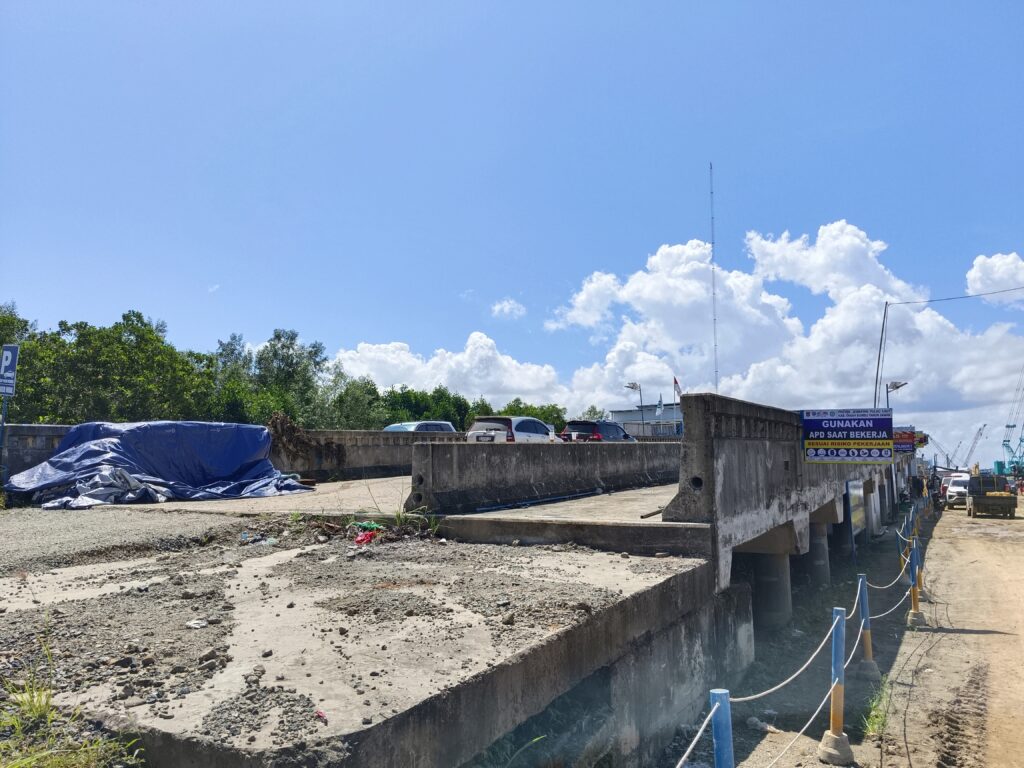Dorong Konektivitas Daerah, Bupati Rusli Tinjau Lapangan Pembangunan Jembatan Penghubung