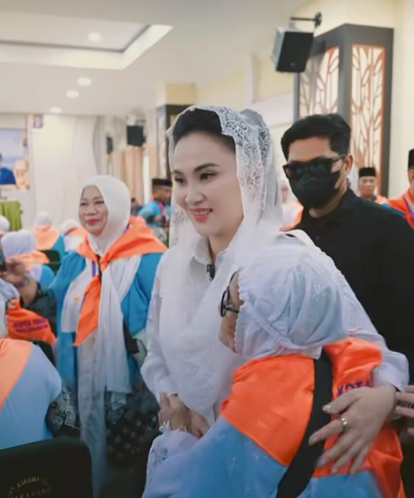 Gubernur Sherly Lepas 768 Jamaah Haji Maluku Utara, Bekali Uang Saku dan Pesan Kesehatan