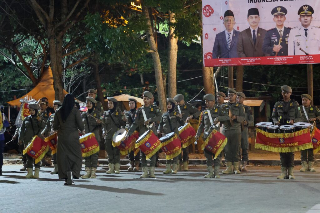 Semarak Pawai Obor dan Taptu Warnai Malam Kemerdekaan RI ke-81 di Tanah Bumbu