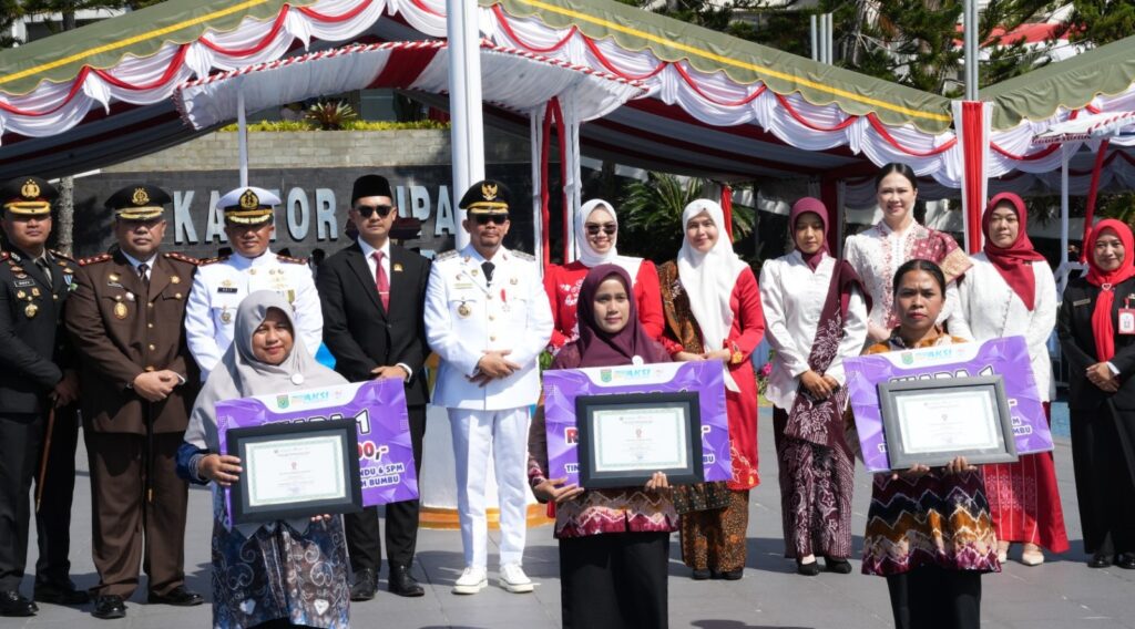 HUT ke-81 RI, Bupati Tanah Bumbu Andi Rudi Latif Apresiasi Peran Veteran dan Seniman