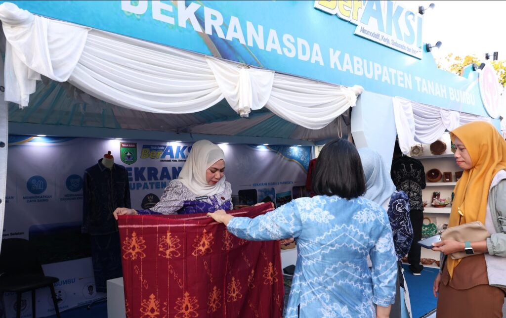 Dekranasda Tanah Bumbu Ikuti Tala Craft 2026, Produk Lokal Apa yang Curi Perhatian Pengunjung?