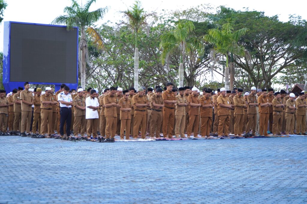 Hadapi Kekeringan, Pemkab Tanah Bumbu Gelar Sholat Istisqa, Bupati Ajak Warga Perbanyak Doa dan Jaga Lingkungan