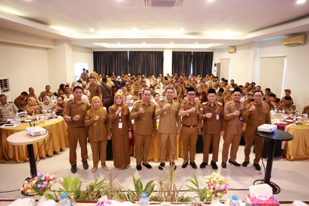 Bupati Andi Rudi Latif Buka Sosialisasi Regulasi Aset Desa, Tegaskan Pentingnya Pengelolaan Aset Tanah Desa yang Tertib, Aman, dan Sah Secara Hukum