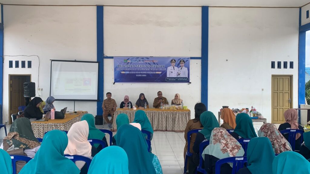 Sekolah Pangan Tanah Bumbu, Bupati Andi Rudi Latif Dorong Inovasi Olahan Ikan untuk Ekonomi Keluarga dan Pencegahan Stunting